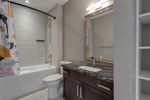 1002 Hewetson Avenue, Kelowna, BC 