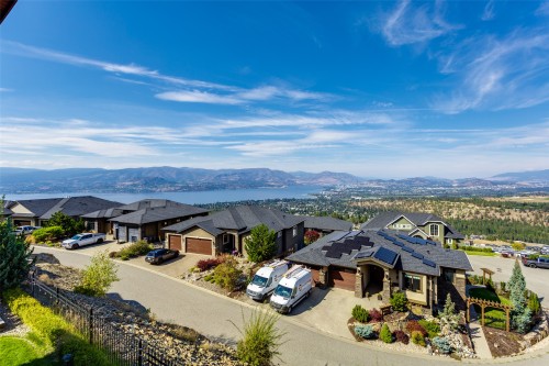 1002 Hewetson Avenue, Kelowna, BC 