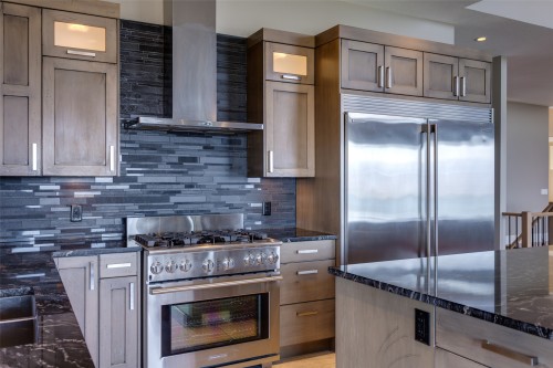 1002 Hewetson Avenue, Kelowna, BC 