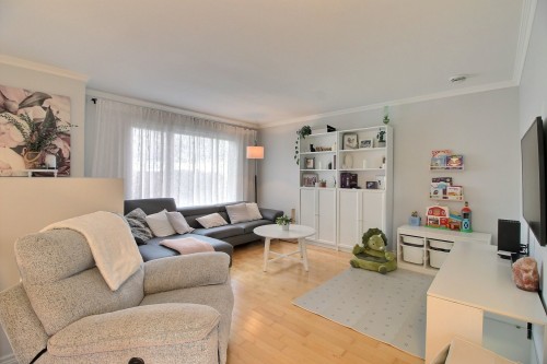 Salon - 3 Rue Du Mistral, La Malbaie, QC 