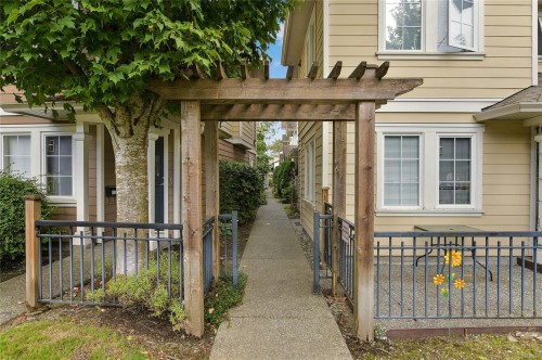 #105-2695 Deville Rd, Langford, BC 