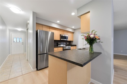 #105-2695 Deville Rd, Langford, BC 