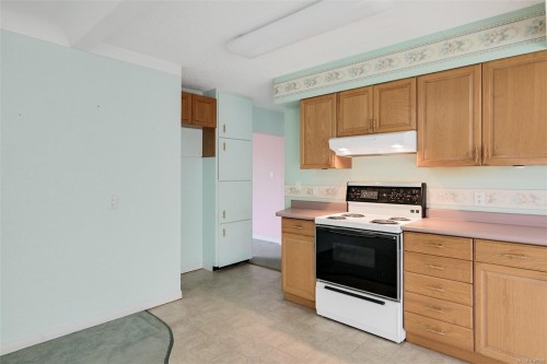 3345 Biscoe Dr, Saanich, BC 