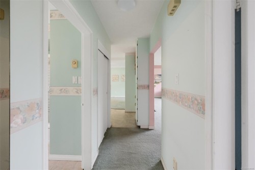 3345 Biscoe Dr, Saanich, BC 