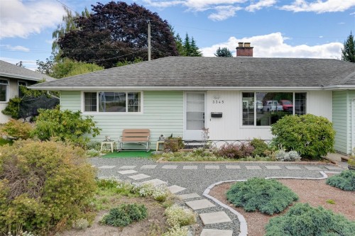 3345 Biscoe Dr, Saanich, BC 