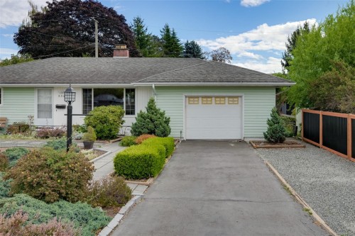 3345 Biscoe Dr, Saanich, BC 