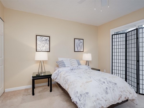 9907 Galaran Rd, Sidney, BC 