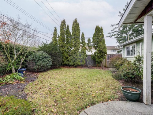 9907 Galaran Rd, Sidney, BC 