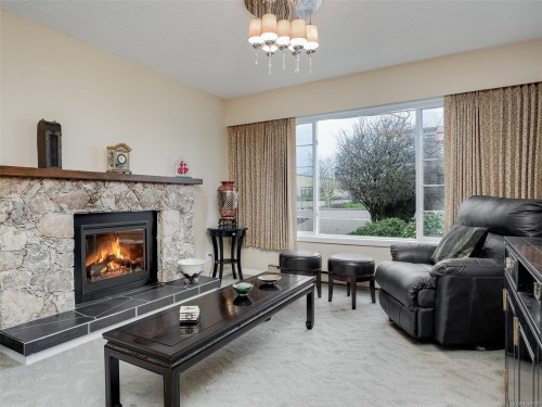 9907 Galaran Rd, Sidney, BC 