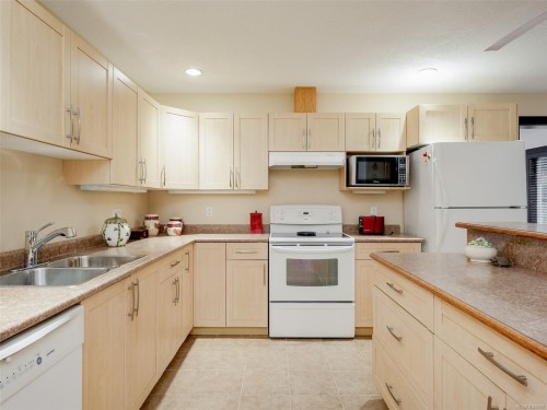 9907 Galaran Rd, Sidney, BC 