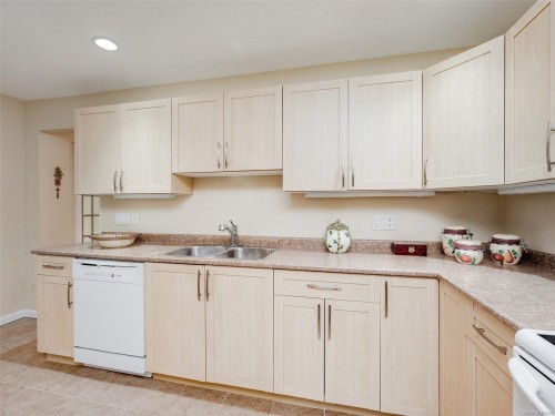 9907 Galaran Rd, Sidney, BC 