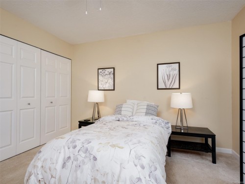 9907 Galaran Rd, Sidney, BC 