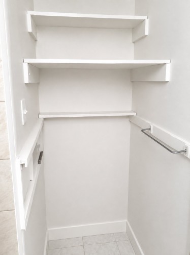Closet - 3-7465 Rue Cartier, Montréal (Villeray/Saint-Michel/Parc-Extension), QC 