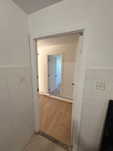 Mud Room - 4317 Rue De Charleroi, Montréal (Montréal-Nord), QC 
