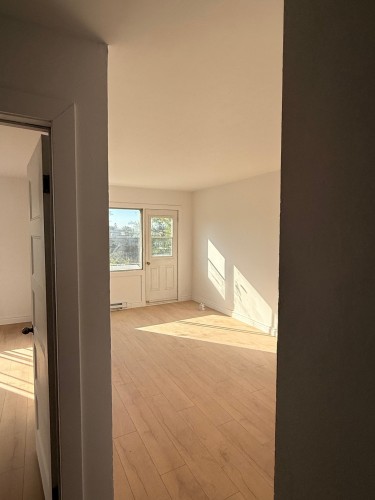 Living Room - 4317 Rue De Charleroi, Montréal (Montréal-Nord), QC 