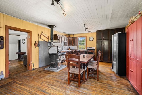 Dining Room - 40 Ch. De Kilkenny, Saint-Hippolyte, QC 