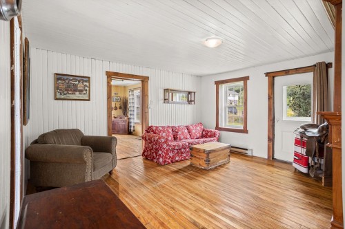 Living Room - 40 Ch. De Kilkenny, Saint-Hippolyte, QC 