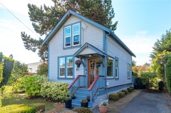 2445 Amelia Ave  Sidney, BC V8L 2J4
