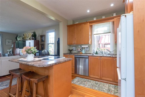 2445 Amelia Ave, Sidney, BC 