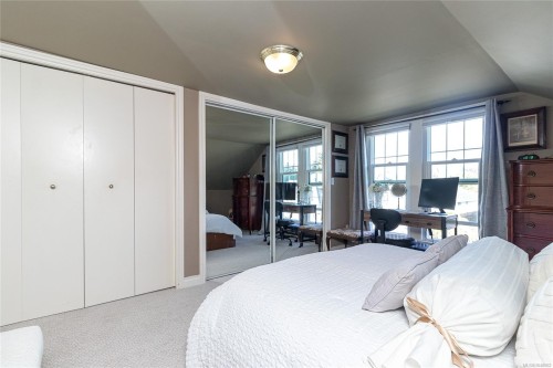 2445 Amelia Ave, Sidney, BC 