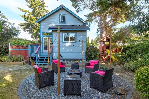 2445 Amelia Ave, Sidney, BC 