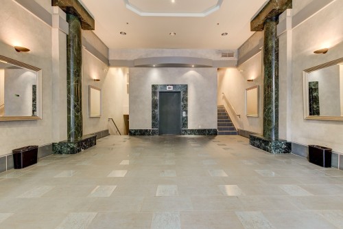 Mud Room - 106-970 Av. Mceachran, Montréal (Outremont), QC 