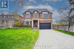 28 CARNWATH CRESCENT Toronto, ON M2P 1J5