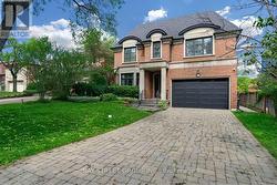 28 CARNWATH CRESCENT Toronto, ON M2P 1J5
