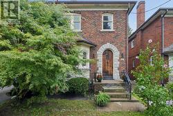 87 RIVERVIEW GARDENS Toronto, ON M6S 4E7