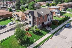 220 FALSTAFF AVENUE Toronto, ON M6L 2E9