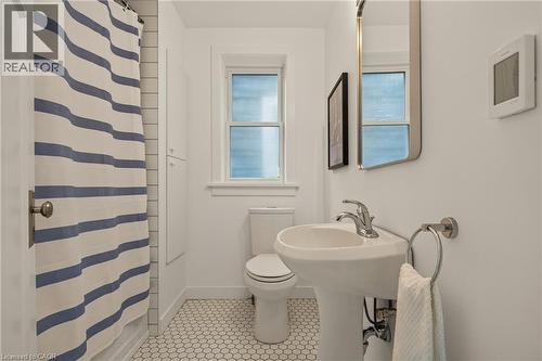 39 Campbell Avenue, Hamilton, ON 