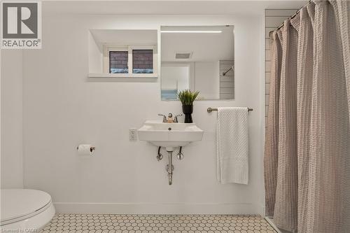 39 Campbell Avenue, Hamilton, ON 