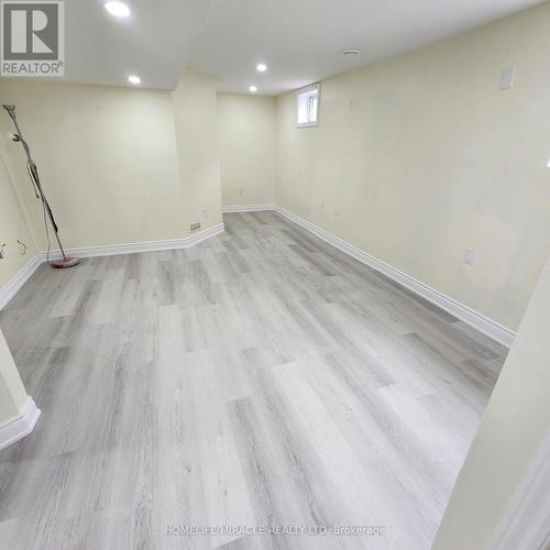 491 SALISBURY STREET , London East, Ontario N5Y 3B4 2