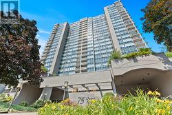 2206 - 75 QUEEN STREET N  Hamilton, ON L8R 3J3