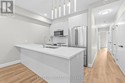 B - 516 TWEEDSMUIR AVENUE , Ottawa, Ontario K1Z 5N9 4