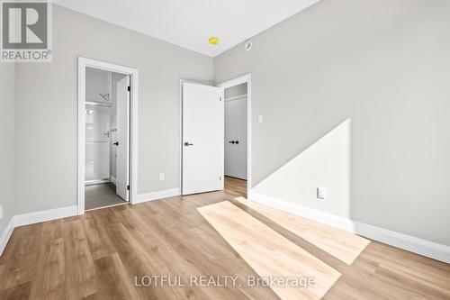 B - 516 TWEEDSMUIR AVENUE , Ottawa, Ontario K1Z 5N9 5