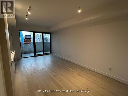 316 - 160 KINGSWAY CRESCENT W , Toronto, Ontario M8X 1X3 3