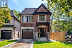 11 PARK BOULEVARD Toronto, ON M8W 1G3
