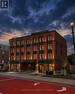 1033 DUNDAS STREET  London East (East M), ON N5W 3A4