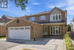 34 CELLINI COURT  Ottawa, ON K1G 5K3
