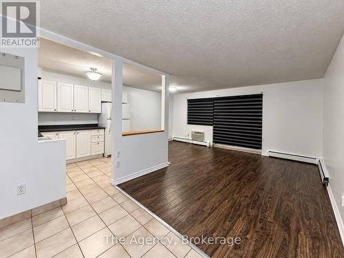 201 - 242 OAKDALE AVENUE , St. Catharines (Oakdale), Ontario L2P 3K5 5
