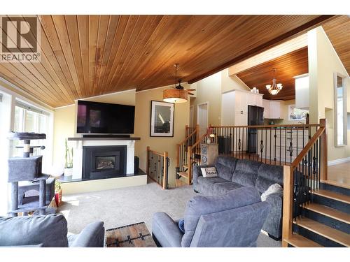 3702 9Th Avenue, Castlegar, BC 