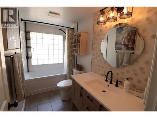 3702 9Th Avenue, Castlegar, BC 