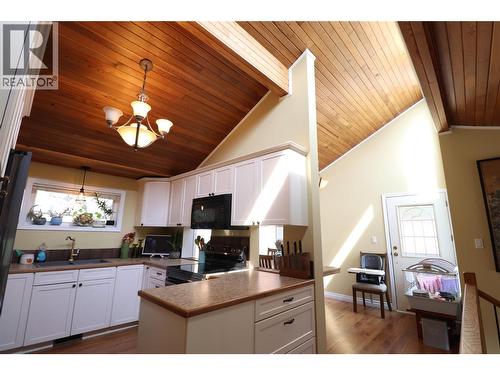 3702 9Th Avenue, Castlegar, BC 
