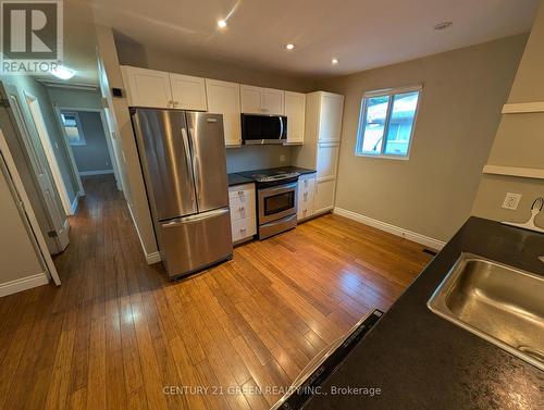 4 WENLOCK CRESCENT , London North, Ontario N6G 3B6 5