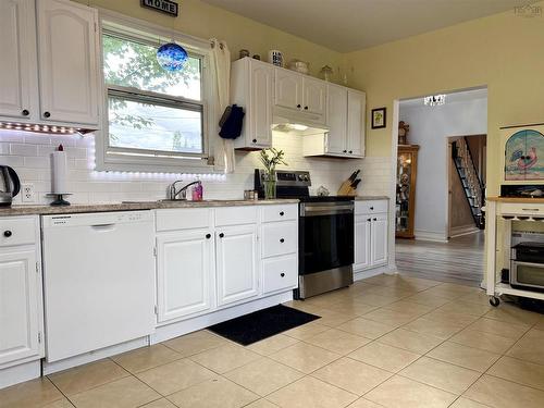 22 Chamberlain Street, Amherst, NS 