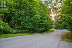 8 DAVIDSON DRIVE  Ottawa, ON K1J 7J9