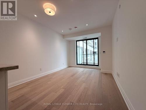 301 - 505 GLENCAIRN AVENUE , Toronto, Ontario M6B 0B2 2