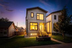 390 Collegiate Street  Winnipeg, MB R3J 1V4