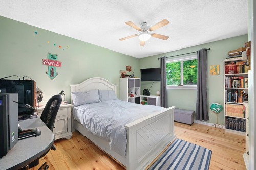 Chambre à coucher - 2 Av. Edgewood, Bristol, QC 
